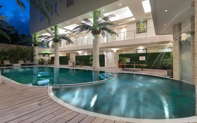 Collection O 14 Sun Boutique Hotel