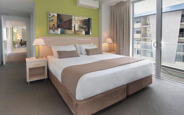 Oaks Townsville Gateway Suites