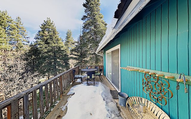 New Listing! Alpine W/ Private Hot Tub 3 Bedroom Home