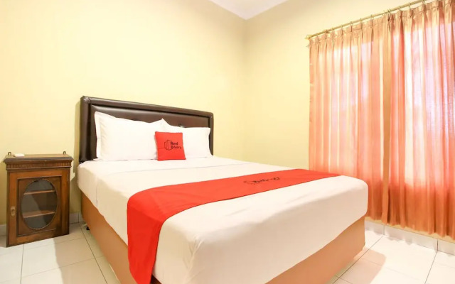 RedDoorz near Desa Wisata Kasongan