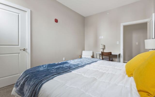 Modern Downtown Apartment