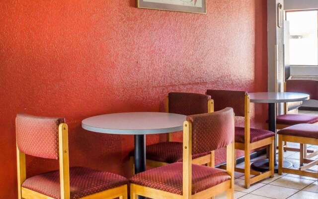 Rodeway Inn Winslow I-40