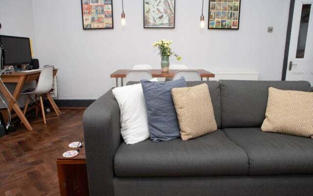 Spacious Victorian Flat in the Heart of Bristol