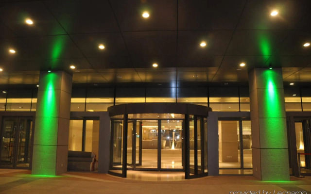 Holiday Inn Qingdao City Centre by IHG