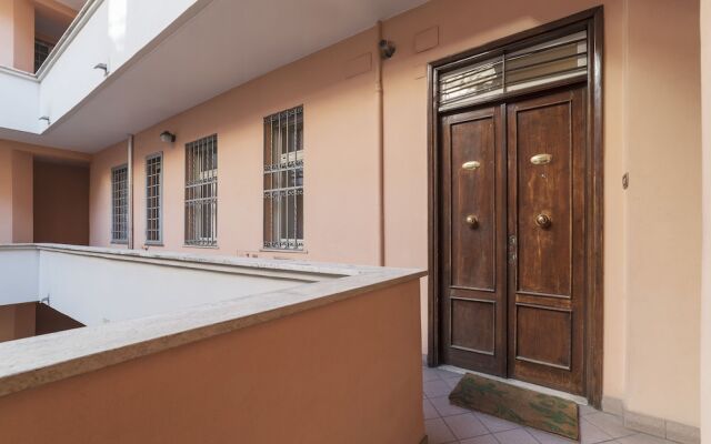 San Lorenzo Roomy Apartment