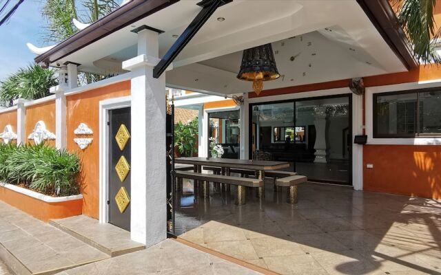 GOLDLAND Luxury Pool Villa Pattaya Walking Street 8 Bedrooms