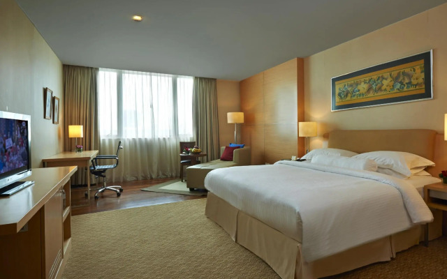 Royale Chulan The Curve