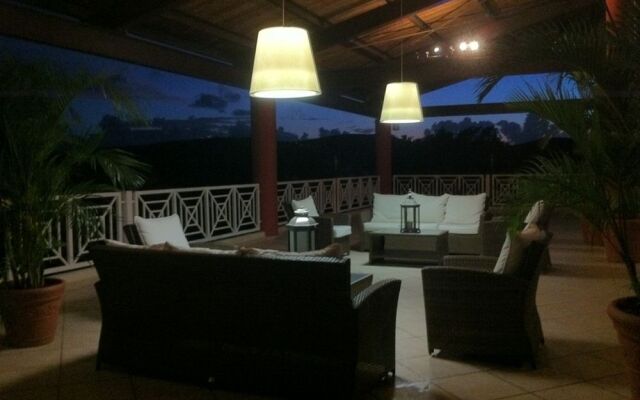 Sea Breeze Hotel