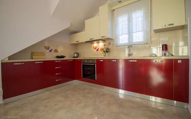 Iphimedeia Apartments & Suites