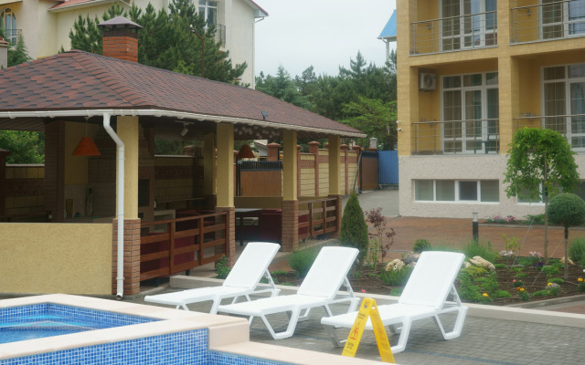 Золотой лев (Песчаное)