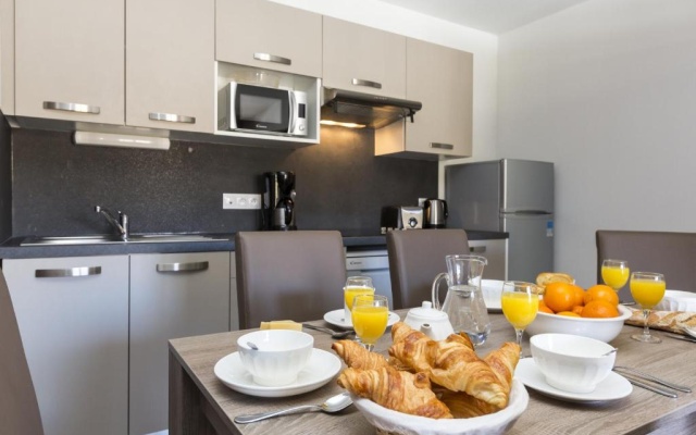 1 Bedroom Family Apartment - Photo 3