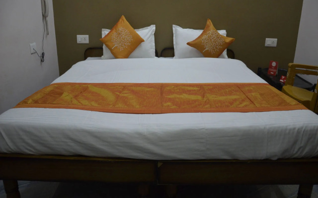 OYO Rooms Cantt Roadways Varanasi