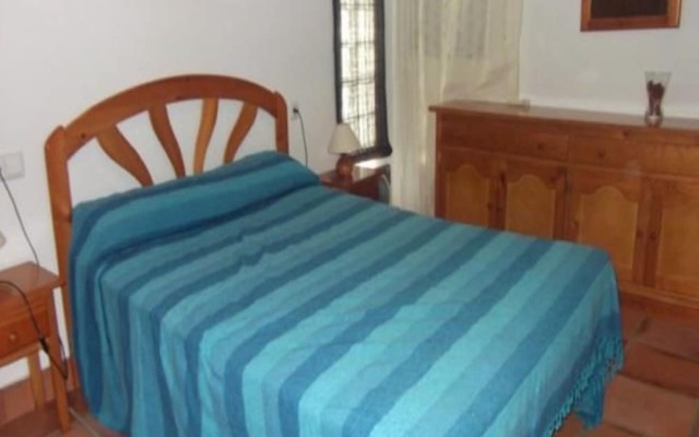 Apartment 2 Bedrooms With Pool 103424