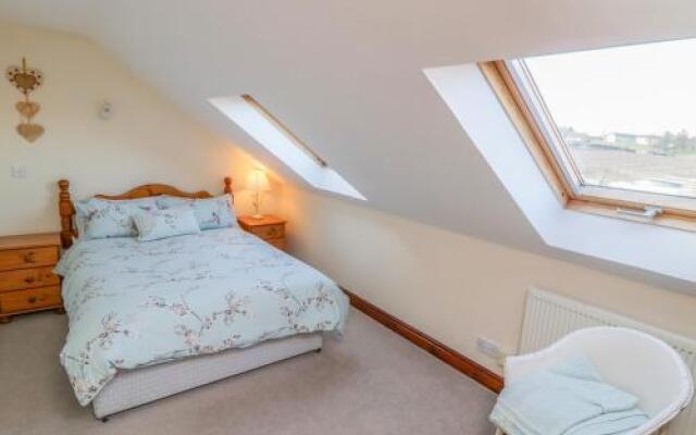 Whalebone Cottage at Broadings Farm