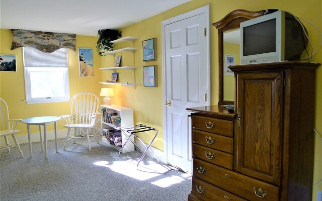 563 Pleasant Lake - 4 Bedroom House