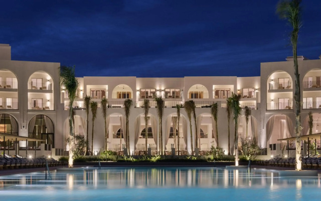 Serry Beach Resort