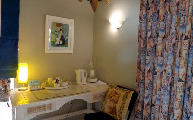 TreeTops & Treats Guest House