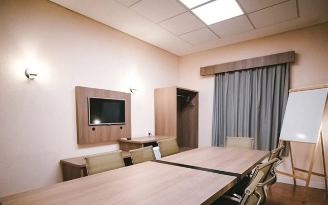 dec 10 hotel