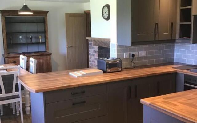 3 Bedroom Bungalow in Llanrhaeadr Ym