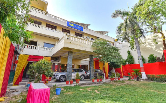 Fabhotel Prime Surpin Palace