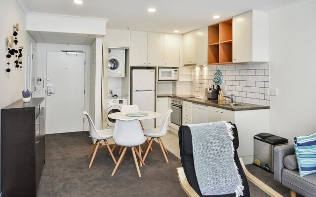 QV Design Inner City Apartment - 823
