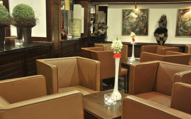 Golden Tulip Hotel Central