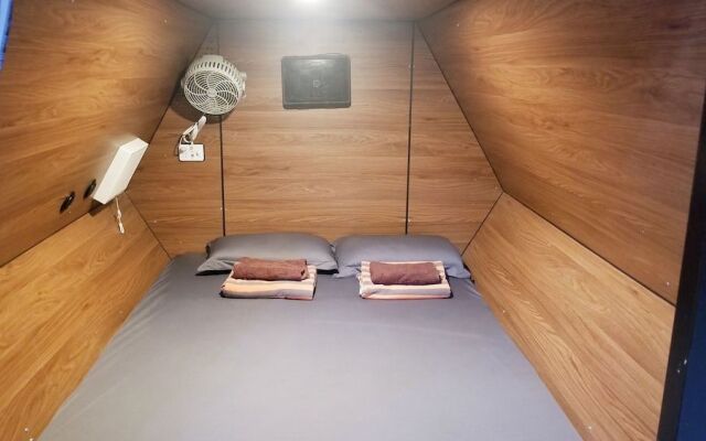 Codo Bee Capsule Garden - Hostel