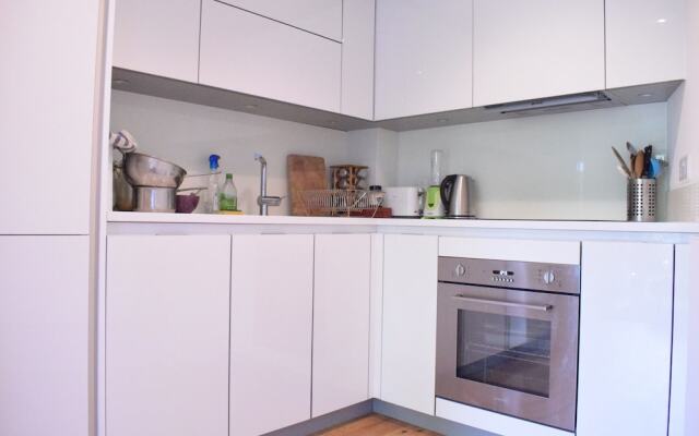 1 Bedroom Modern Flat in Central London