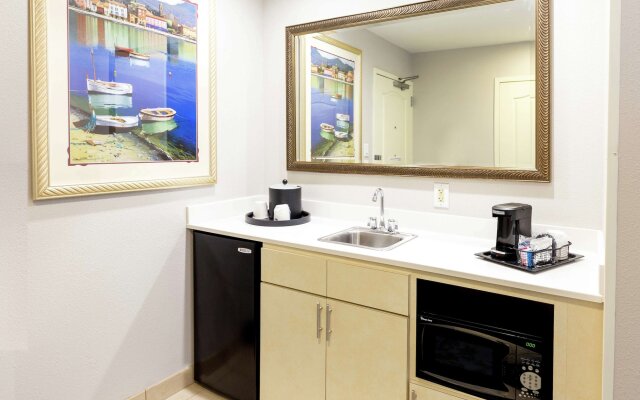 Hampton Inn & Suites Jacksonville Deerwood Park