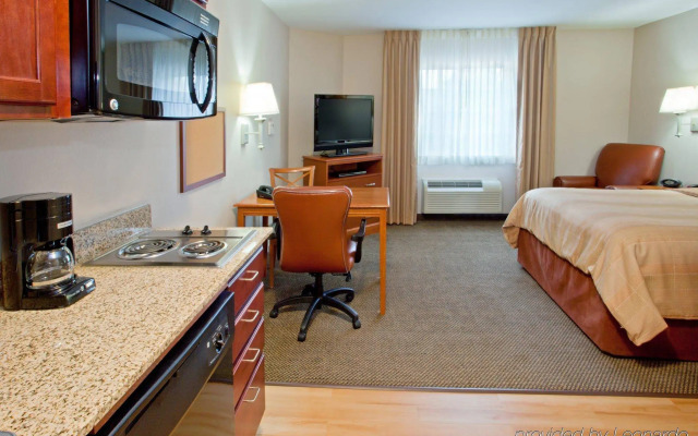 Candlewood Suites Houston Westchase/ Westheimer. by IHG