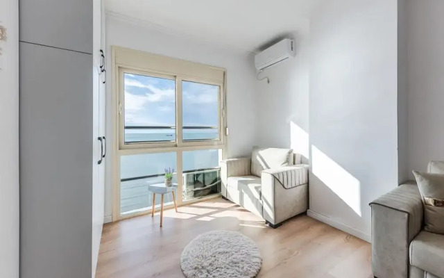 Studio With Amazing Sea View and Beach Access Durr s