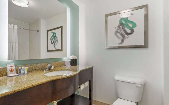 Comfort Inn & Suites