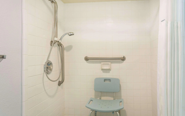 Crystal Inn Hotel & Suites