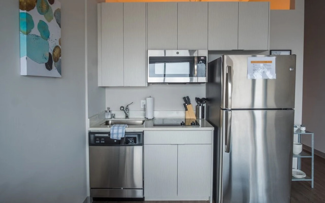 FRONTDESK 735 West Apts Westown Milwaukee