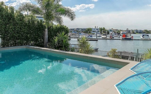 Waterfront Wonder