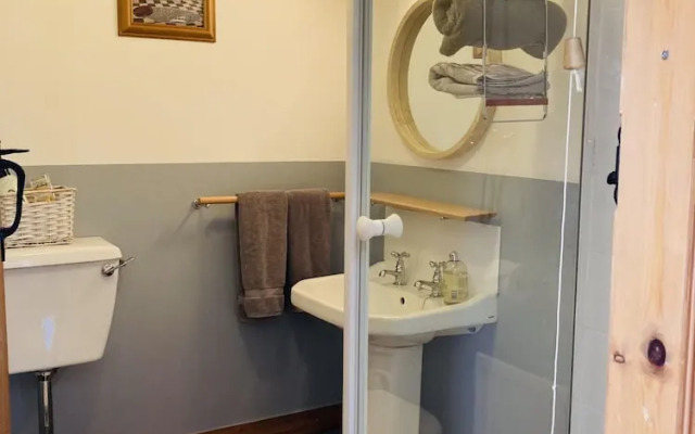 Riverside B & B