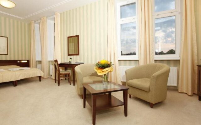 Hotel Sandor Pavillon