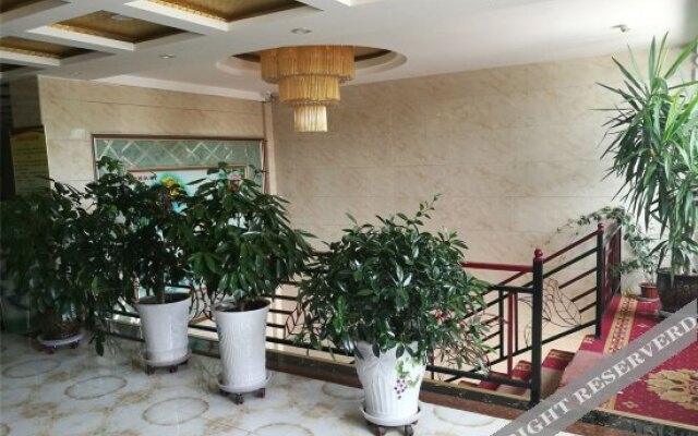 Ziyunge Business Hotel