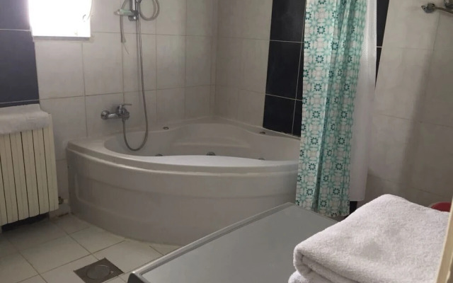 Dabouq luxury spaceous Apartment