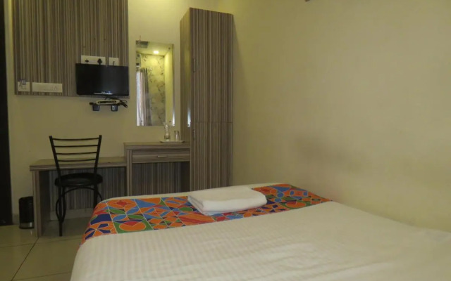 OYO 7077 Reegate Inn