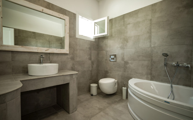 Sea Sound - White Katikies