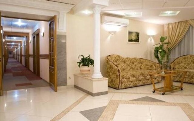 Paradise Hotel