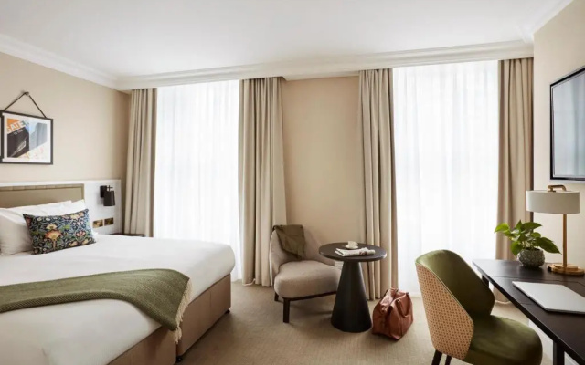 The Clermont London, Victoria