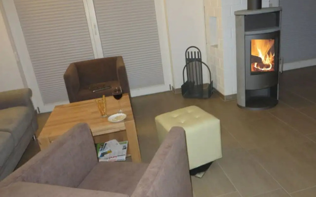 Cosy Apartment by the Lake