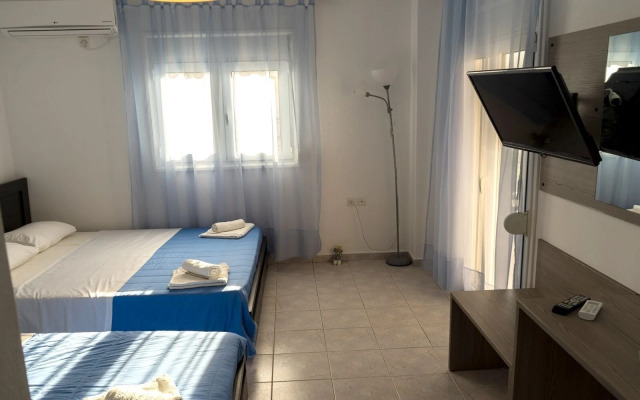 Polykratis Rooms