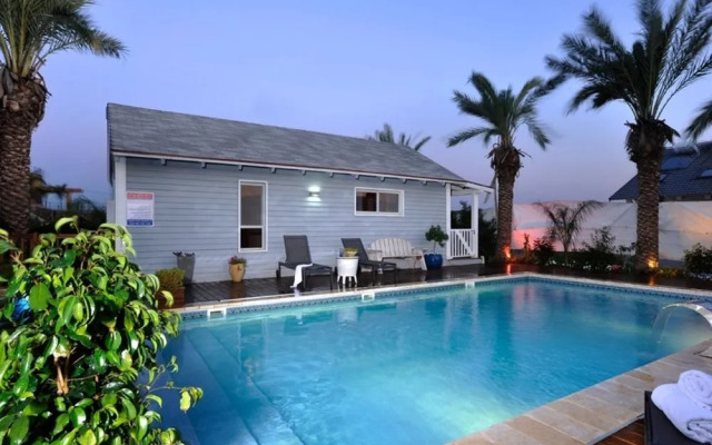 Hen Chalet & Suites in Had Nes
