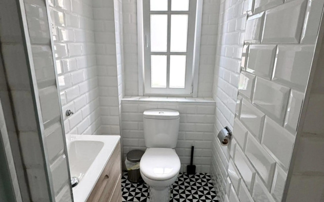 Luxurious Penthouse Studio with Private Terrace - Grand Central House