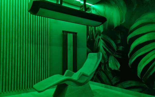 Hotel 365