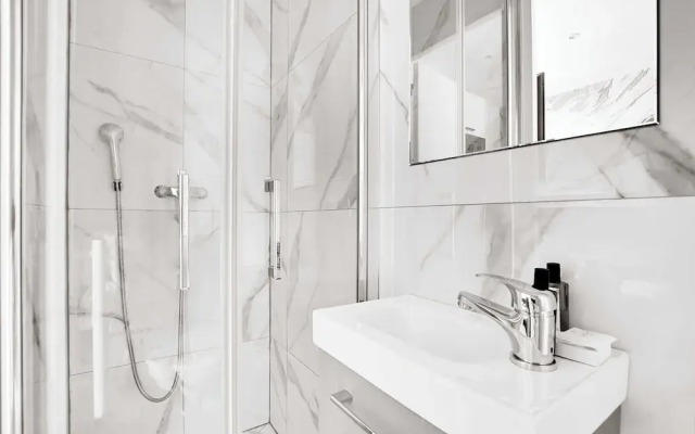 Modern Sutdio for 2 With A/C - Near Montmartre