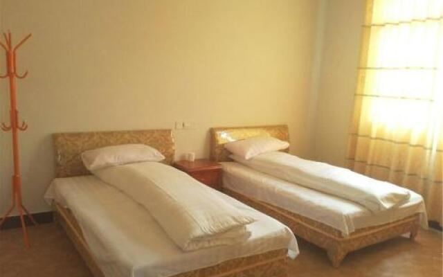 Wuyuan Jiangling Huatian Hostel